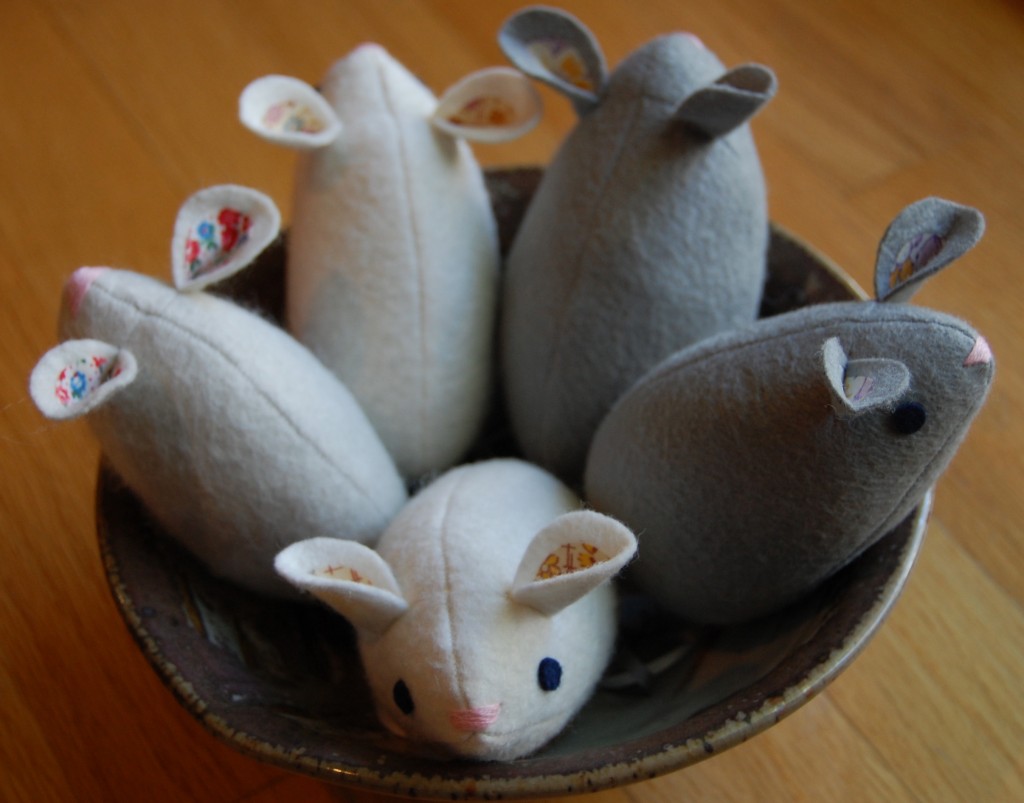 mice in a bowl